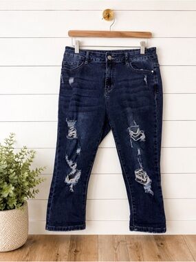 💙✨ Distressed Dark Wash Capri Jeans | Stretch Denim | Size Large